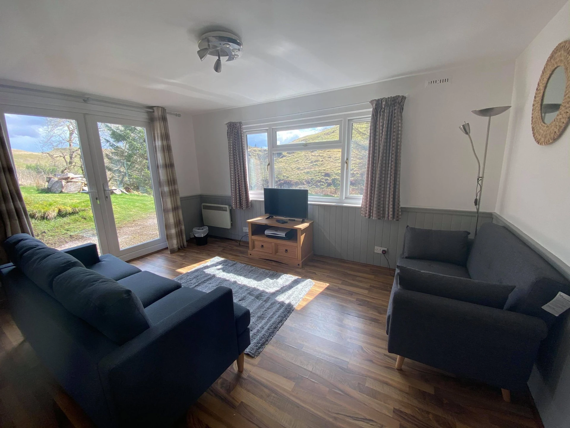 Islay - No. 16 (pet free) Image 1