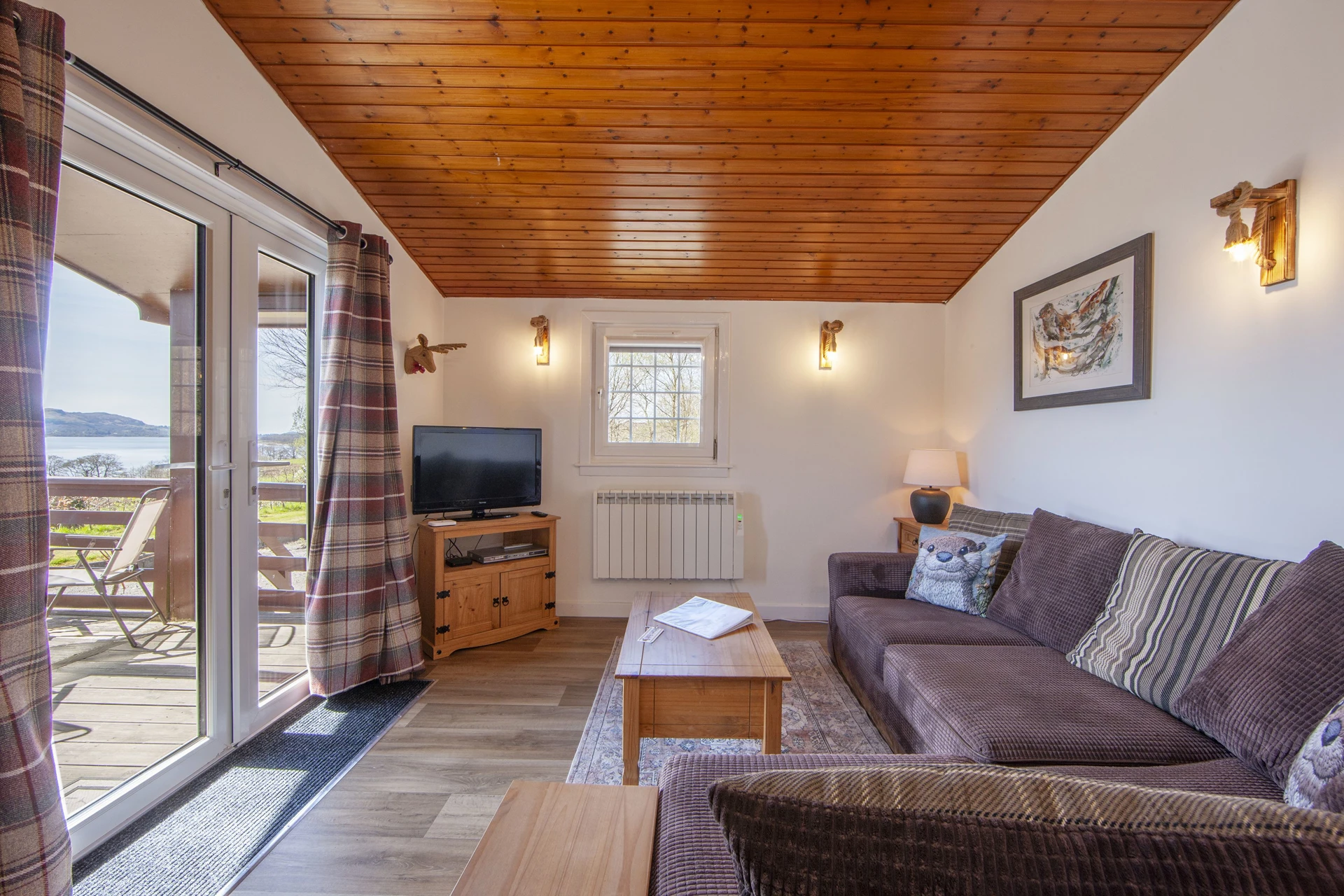 Otter Holt Lodge- Pet Friendly Image 1