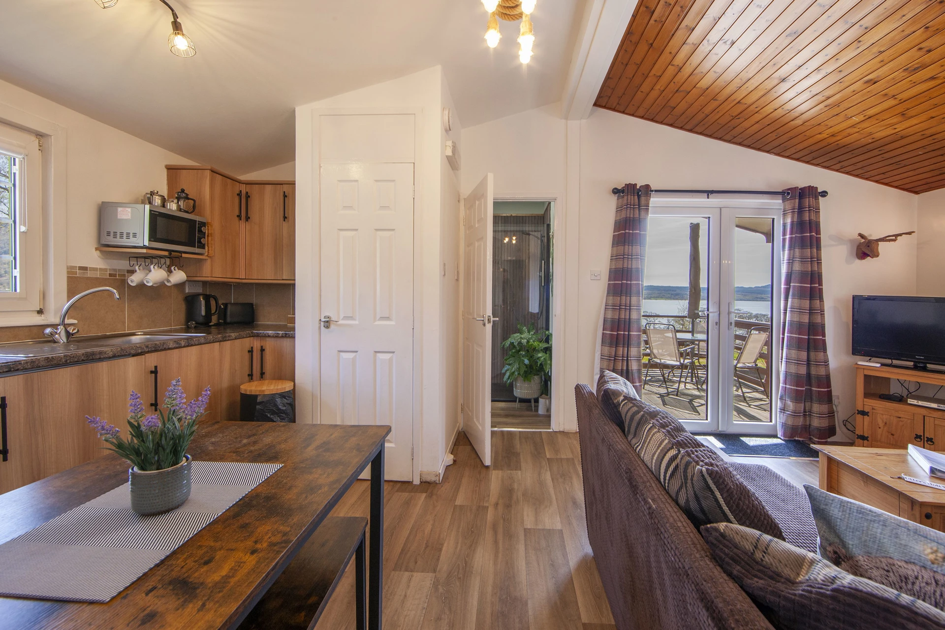 Otter Holt Lodge- Pet Friendly Image 1