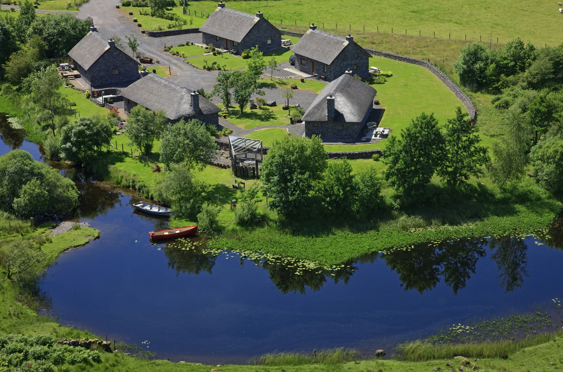 _i5d5168_telephoto_of_cottages.jpg (3)