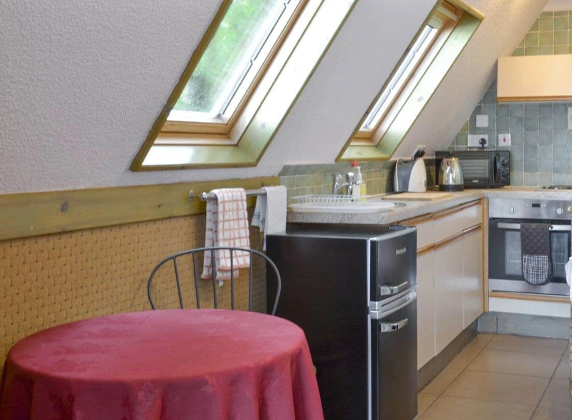 lochside_chalet_-_kitchen.jpg (1)